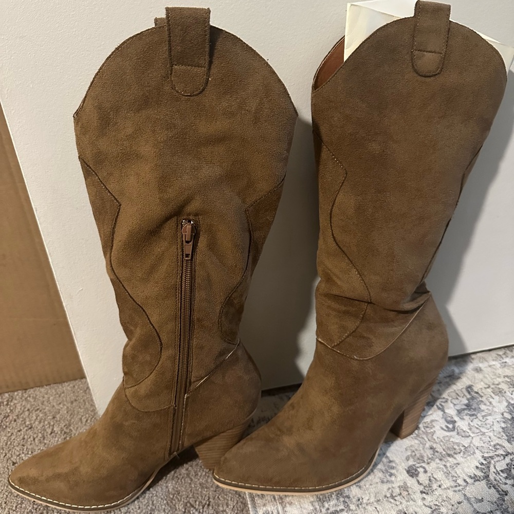 Oasis Society- Brown Suede Cowboy Boots